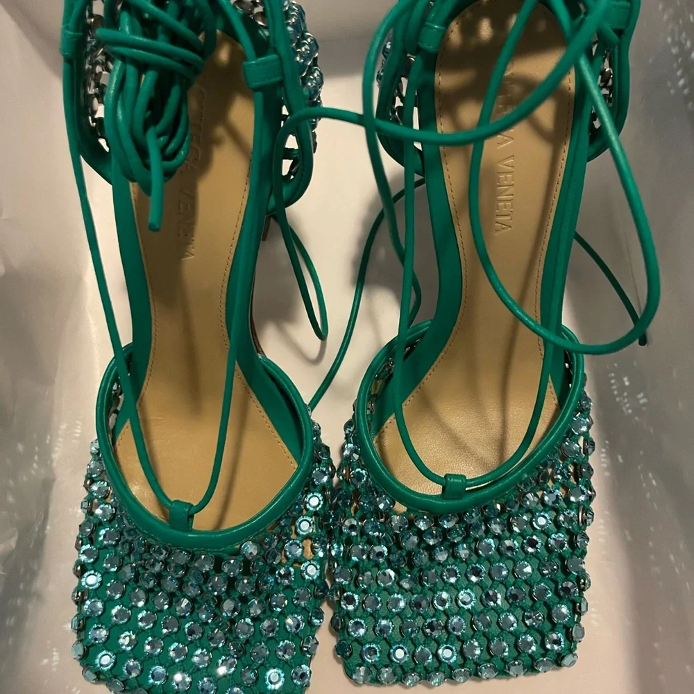 Never worn new with dust bags and original box - Picture 3 of 4